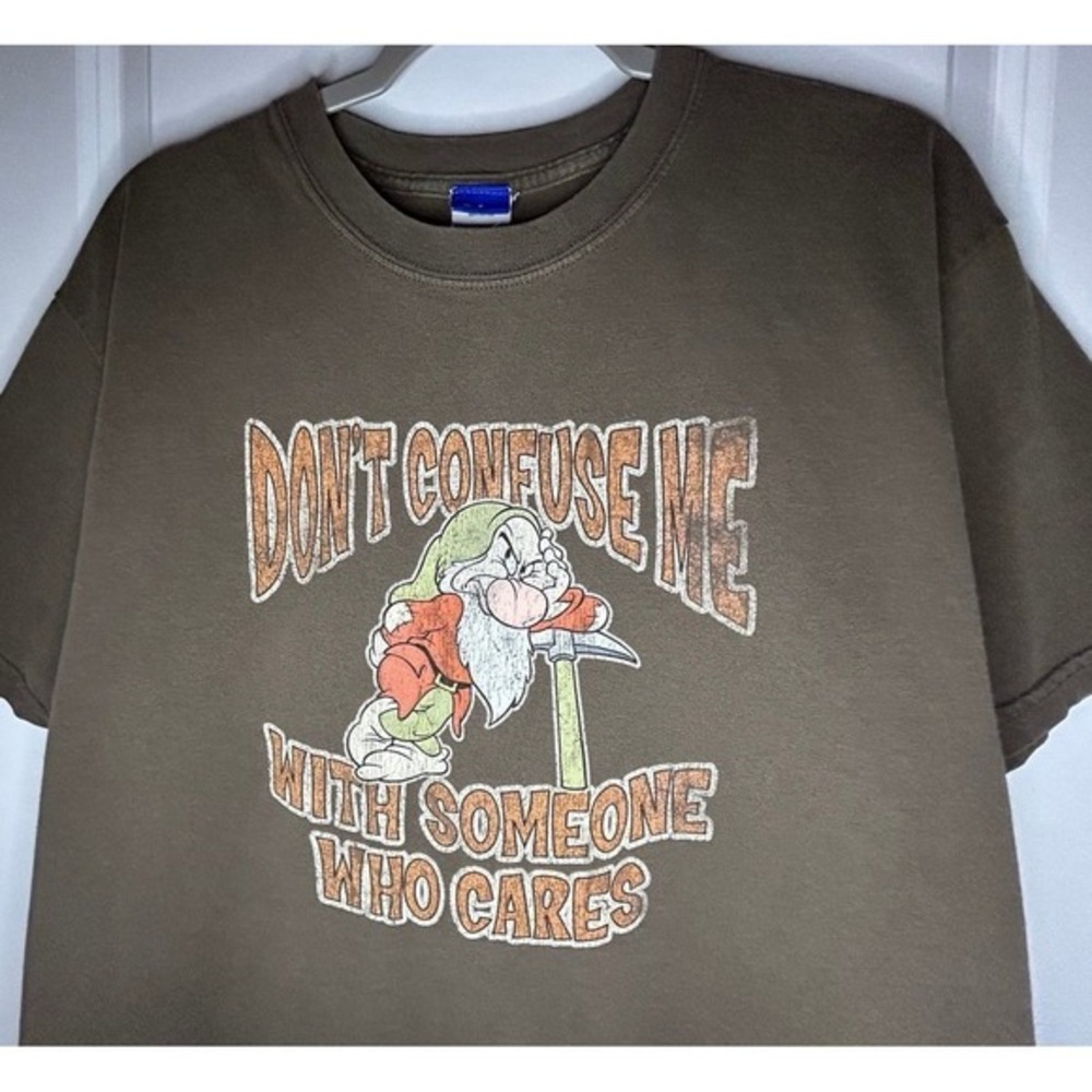 Vintage Y2k Disney Grumpy "Don't Confuse Me With Someone Who Cares" T-Shirt
